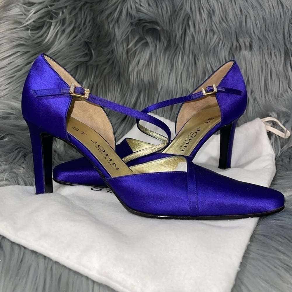 St. John Satin Heels Vintage 80’s 90’s in Blue Violet Crystal size 7.5